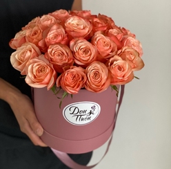 Шляпная коробка с розами  KAHALA MEDIUM